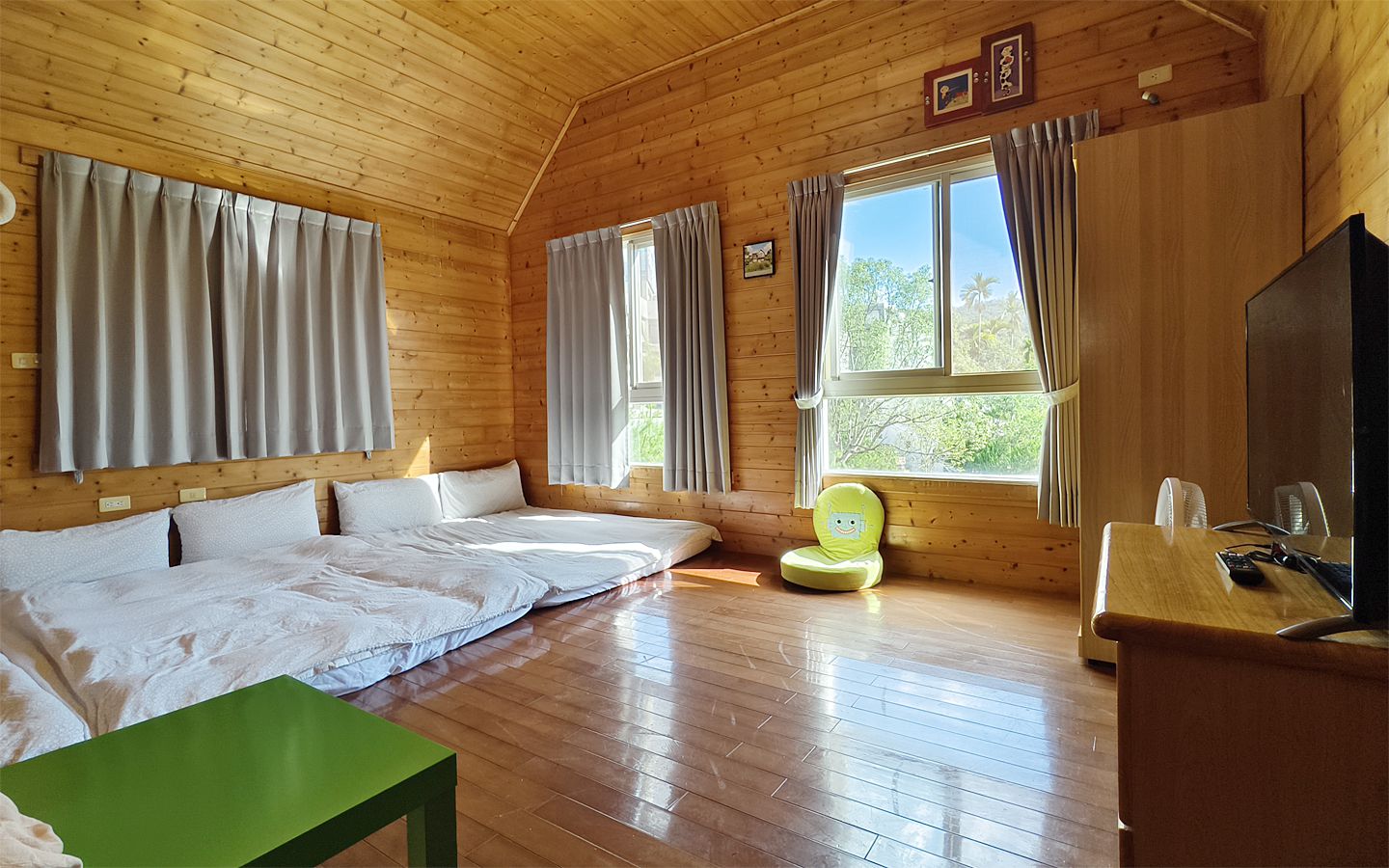 南投20人包棟-綠野鄉居獨棟小木屋-舒適客房